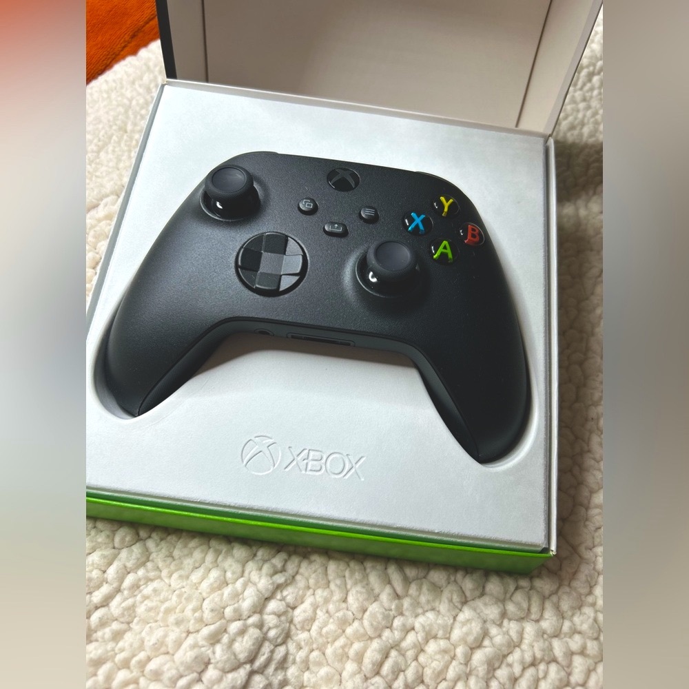 Carbon Black Xbox controller 🆕